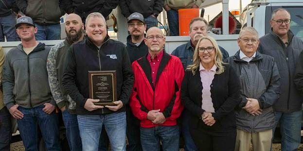 Team members from Stillwater Electric Utility receiving MESO award